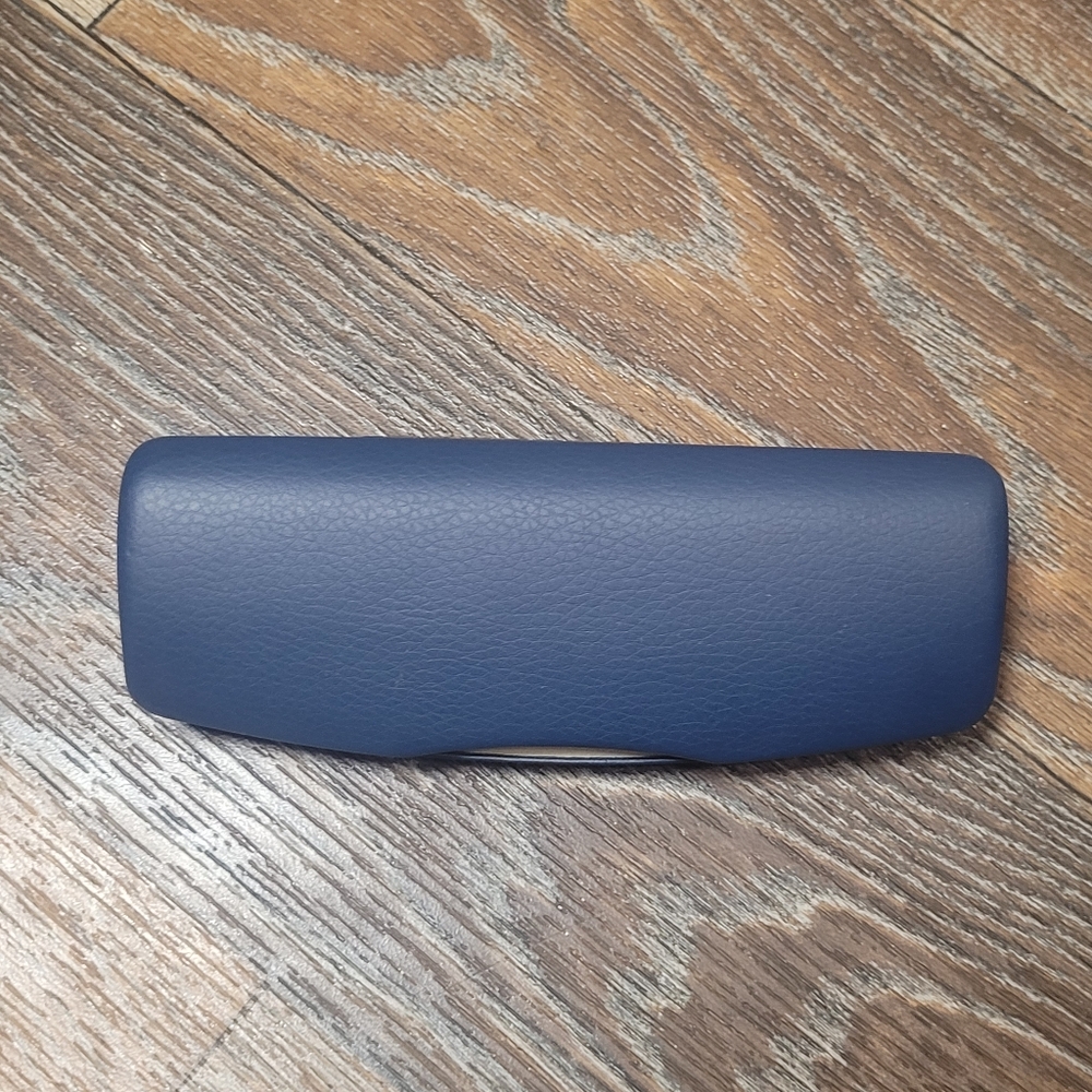Cole Haan Hard Shell Sunglasses Glasses Case Blue Clamshell - Picture 2 of 3